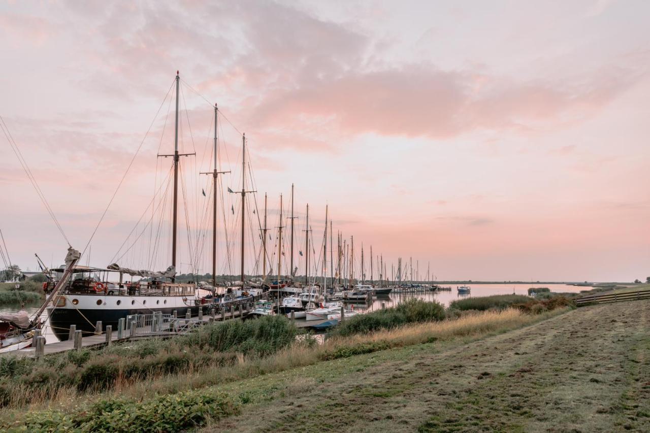 Stijlvol Appartement Op Strand Makkum Esterno foto
